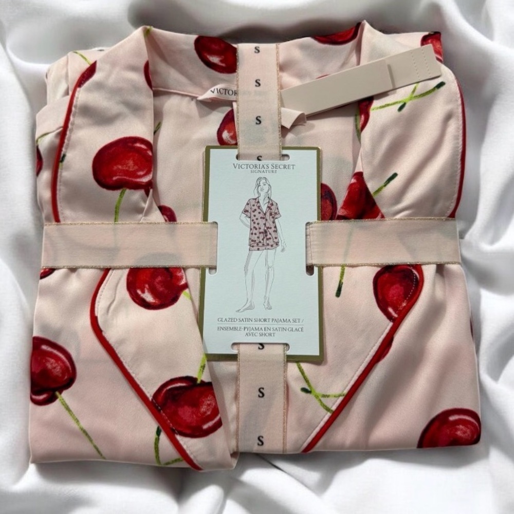 VICTORIA'S SECRET
Signature Satin Short Pajama Set - Picture 1 of 5